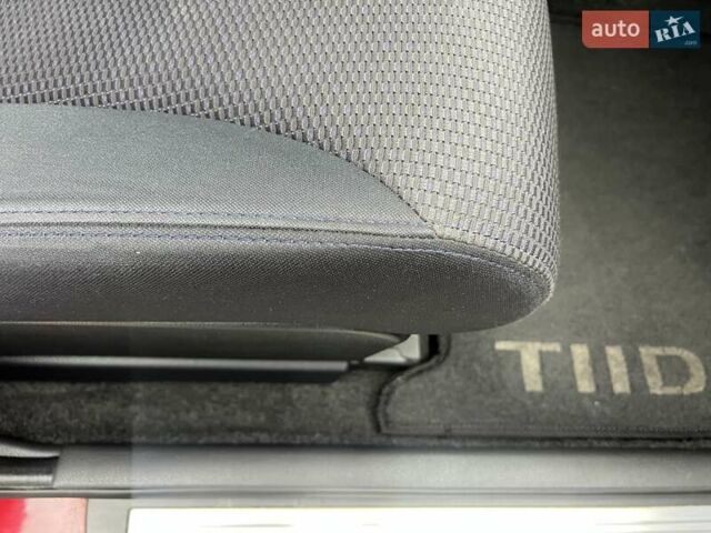 Красный Ниссан Тиида, объемом двигателя 1.6 л и пробегом 100 тыс. км за 6500 $, фото 22 на Automoto.ua
