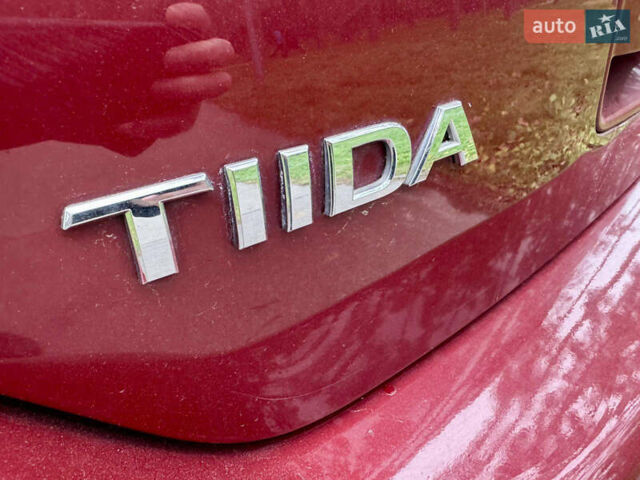 Красный Ниссан Тиида, объемом двигателя 1.6 л и пробегом 100 тыс. км за 6500 $, фото 6 на Automoto.ua