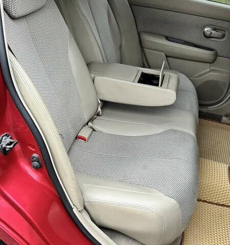 Красный Ниссан Тиида, объемом двигателя 1.6 л и пробегом 160 тыс. км за 6550 $, фото 6 на Automoto.ua