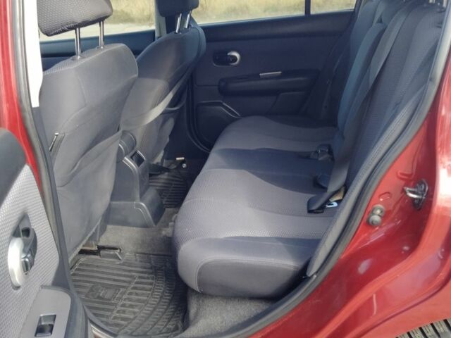 Красный Ниссан Тиида, объемом двигателя 1.6 л и пробегом 170 тыс. км за 5600 $, фото 8 на Automoto.ua