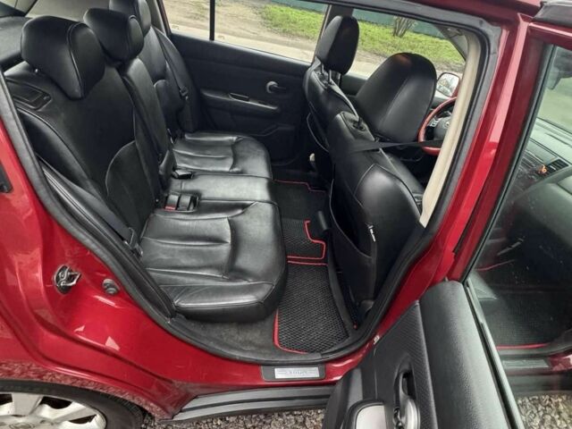 Красный Ниссан Тиида, объемом двигателя 1.6 л и пробегом 145 тыс. км за 5387 $, фото 14 на Automoto.ua