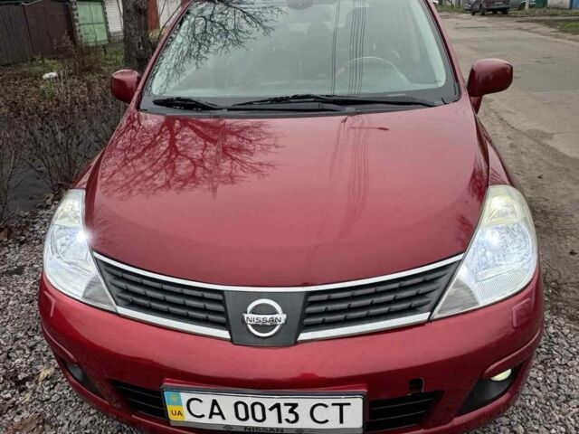 Красный Ниссан Тиида, объемом двигателя 1.6 л и пробегом 145 тыс. км за 5387 $, фото 3 на Automoto.ua