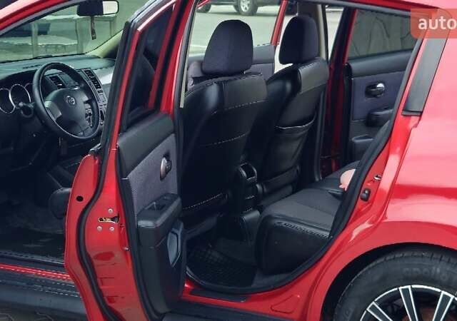Красный Ниссан Тиида, объемом двигателя 1.6 л и пробегом 149 тыс. км за 5700 $, фото 6 на Automoto.ua