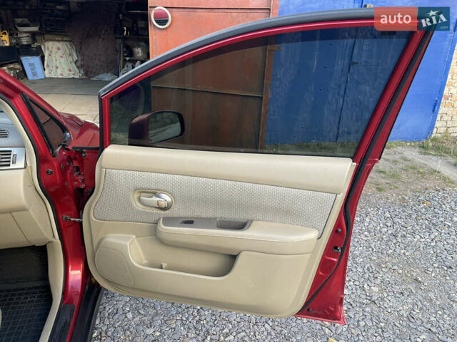 Червоний Ніссан Тііда, об'ємом двигуна 1.6 л та пробігом 147 тис. км за 5000 $, фото 13 на Automoto.ua