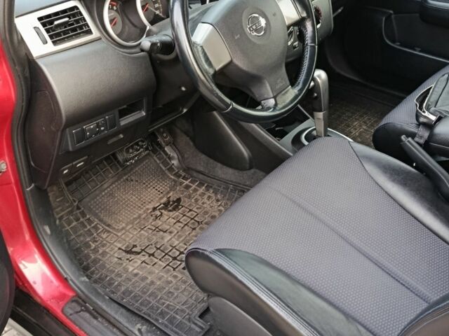 Червоний Ніссан Тііда, об'ємом двигуна 1.6 л та пробігом 213 тис. км за 6000 $, фото 4 на Automoto.ua