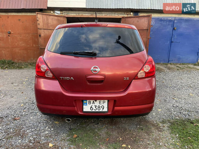 Червоний Ніссан Тііда, об'ємом двигуна 1.6 л та пробігом 147 тис. км за 5000 $, фото 3 на Automoto.ua