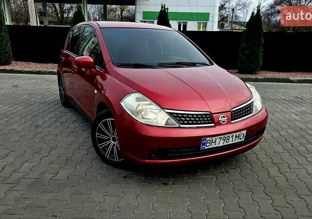 Красный Ниссан Тиида, объемом двигателя 1.6 л и пробегом 149 тыс. км за 5700 $, фото 11 на Automoto.ua