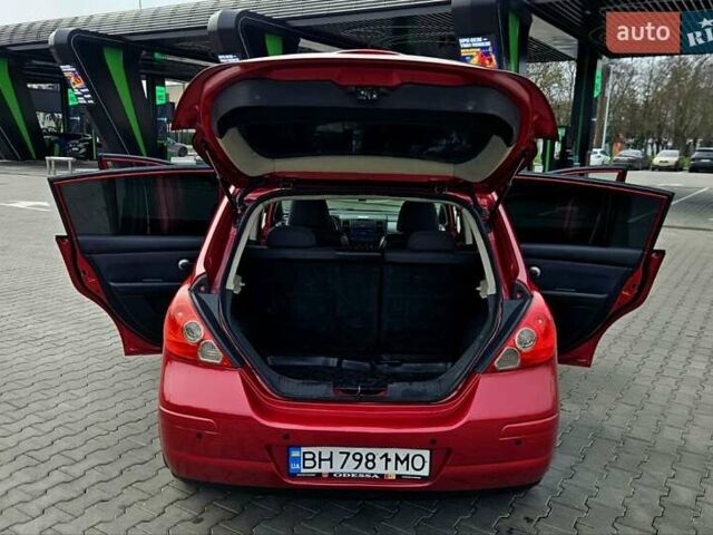 Красный Ниссан Тиида, объемом двигателя 1.6 л и пробегом 149 тыс. км за 5700 $, фото 30 на Automoto.ua