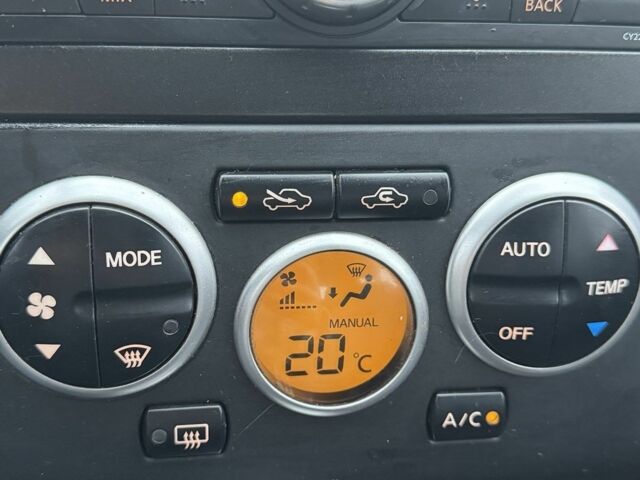 Красный Ниссан Тиида, объемом двигателя 1.6 л и пробегом 145 тыс. км за 5387 $, фото 19 на Automoto.ua