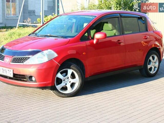 Красный Ниссан Тиида, объемом двигателя 1.6 л и пробегом 179 тыс. км за 6333 $, фото 17 на Automoto.ua