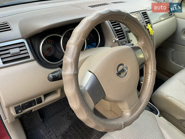 Червоний Ніссан Тііда, об'ємом двигуна 1.6 л та пробігом 147 тис. км за 5000 $, фото 6 на Automoto.ua