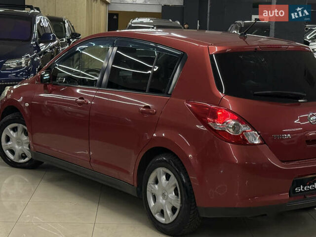 Красный Ниссан Тиида, объемом двигателя 1.5 л и пробегом 68 тыс. км за 7599 $, фото 12 на Automoto.ua