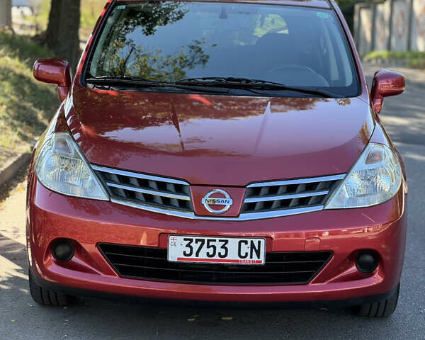 Красный Ниссан Тиида, объемом двигателя 1.5 л и пробегом 25 тыс. км за 8250 $, фото 3 на Automoto.ua