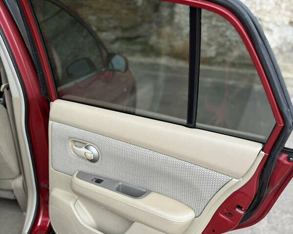 Красный Ниссан Тиида, объемом двигателя 1.6 л и пробегом 227 тыс. км за 5900 $, фото 13 на Automoto.ua