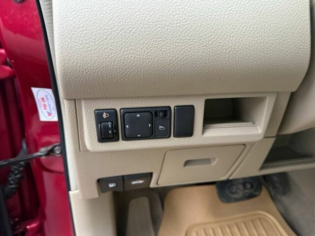 Красный Ниссан Тиида, объемом двигателя 1.6 л и пробегом 118 тыс. км за 5850 $, фото 9 на Automoto.ua