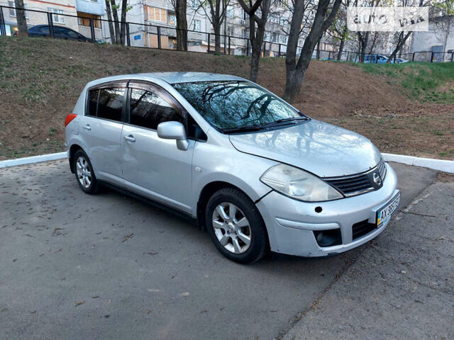 Ниссан Тиида, объемом двигателя 1.6 л и пробегом 373 тыс. км за 4700 $, фото 1 на Automoto.ua