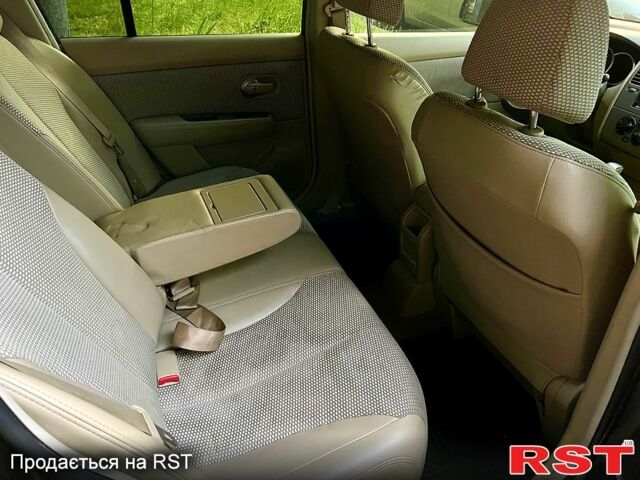 Ниссан Тиида, объемом двигателя 1.6 л и пробегом 176 тыс. км за 5450 $, фото 4 на Automoto.ua