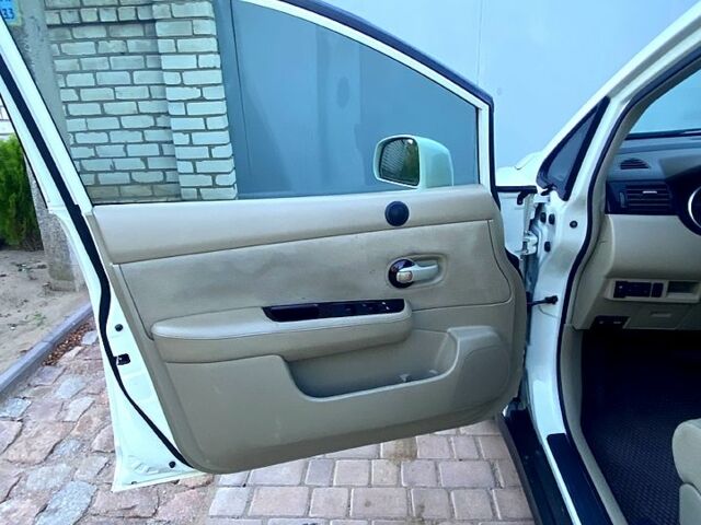 Ниссан Тиида, объемом двигателя 1.6 л и пробегом 170 тыс. км за 3700 $, фото 2 на Automoto.ua