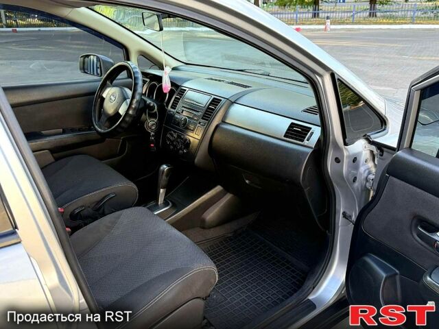Ниссан Тиида, объемом двигателя 1.6 л и пробегом 157 тыс. км за 5600 $, фото 8 на Automoto.ua
