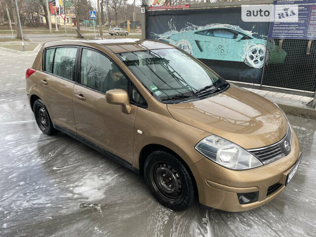 Ниссан Тиида, объемом двигателя 1.6 л и пробегом 106 тыс. км за 7000 $, фото 6 на Automoto.ua