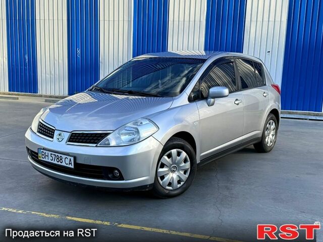 Ниссан Тиида, объемом двигателя 1.6 л и пробегом 157 тыс. км за 5600 $, фото 2 на Automoto.ua
