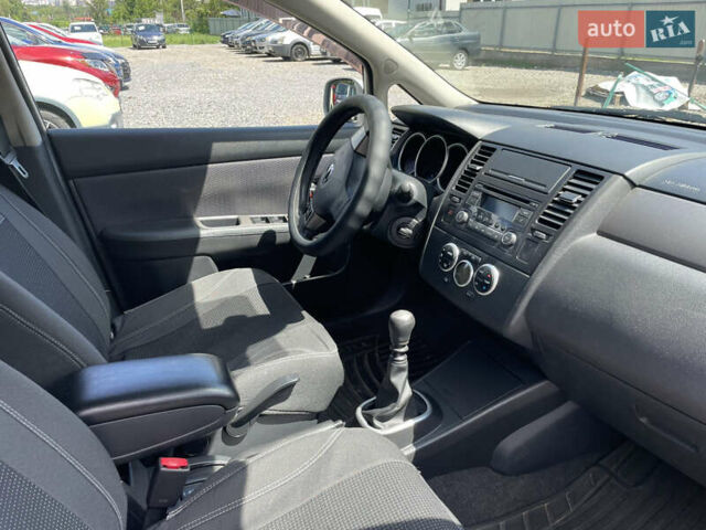 Ниссан Тиида, объемом двигателя 1.8 л и пробегом 216 тыс. км за 4800 $, фото 4 на Automoto.ua