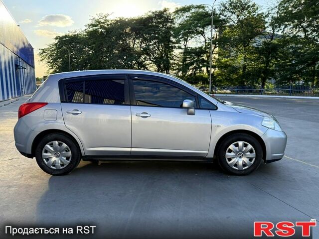 Ниссан Тиида, объемом двигателя 1.6 л и пробегом 157 тыс. км за 5600 $, фото 4 на Automoto.ua