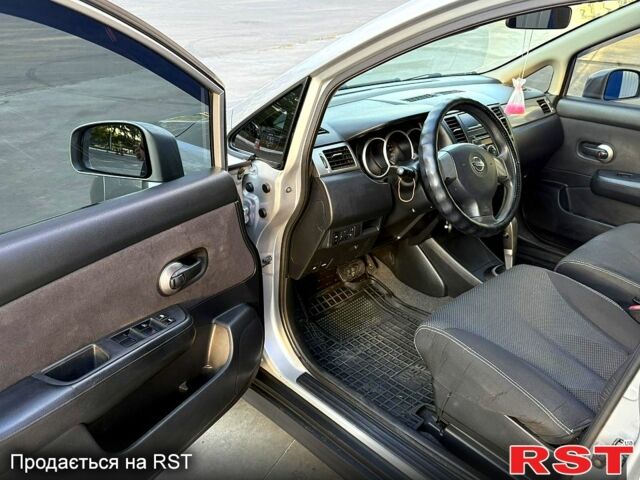 Ниссан Тиида, объемом двигателя 1.6 л и пробегом 157 тыс. км за 5600 $, фото 5 на Automoto.ua