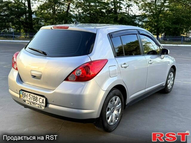 Ниссан Тиида, объемом двигателя 1.6 л и пробегом 157 тыс. км за 5600 $, фото 6 на Automoto.ua