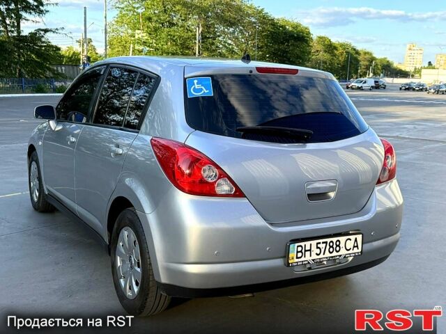 Ниссан Тиида, объемом двигателя 1.6 л и пробегом 157 тыс. км за 5600 $, фото 12 на Automoto.ua