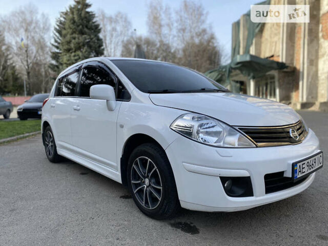 Ниссан Тиида, объемом двигателя 1.6 л и пробегом 65 тыс. км за 9500 $, фото 2 на Automoto.ua