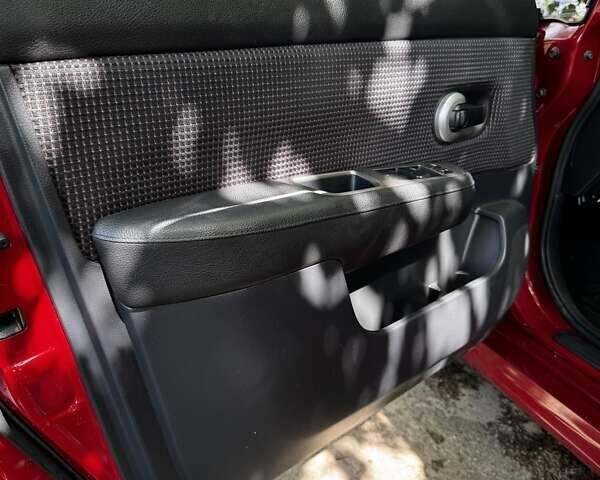 Ниссан Тиида, объемом двигателя 1.6 л и пробегом 109 тыс. км за 7200 $, фото 7 на Automoto.ua