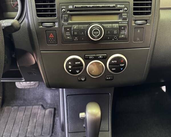 Ниссан Тиида, объемом двигателя 1.6 л и пробегом 109 тыс. км за 7200 $, фото 6 на Automoto.ua