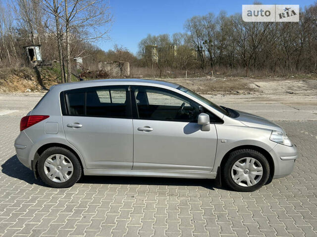 Ниссан Тиида, объемом двигателя 1.6 л и пробегом 91 тыс. км за 7000 $, фото 3 на Automoto.ua