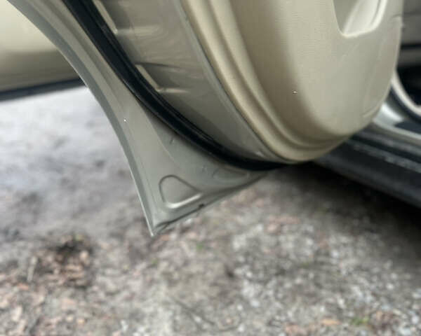 Желтый Ниссан Тиида, объемом двигателя 1.6 л и пробегом 204 тыс. км за 4300 $, фото 8 на Automoto.ua