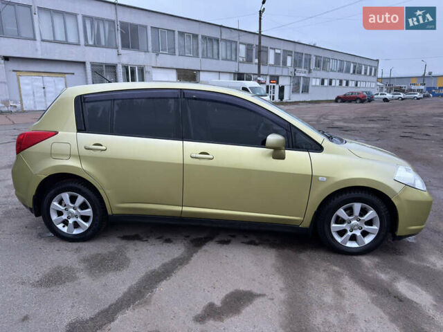 Желтый Ниссан Тиида, объемом двигателя 1.6 л и пробегом 171 тыс. км за 5799 $, фото 1 на Automoto.ua