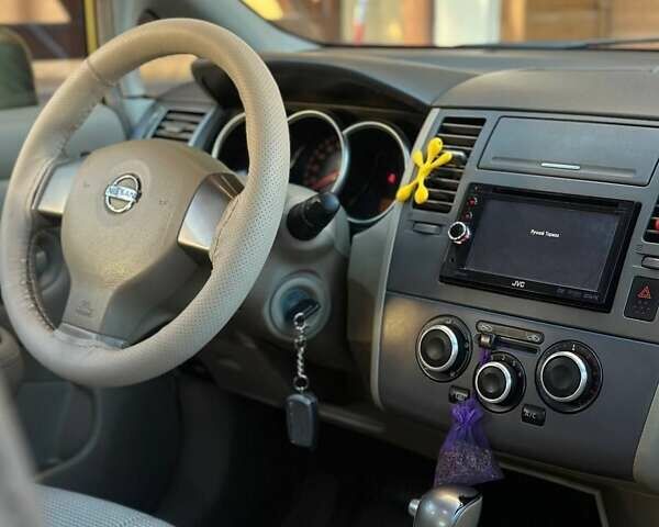 Жовтий Ніссан Тііда, об'ємом двигуна 1.6 л та пробігом 164 тис. км за 5999 $, фото 24 на Automoto.ua