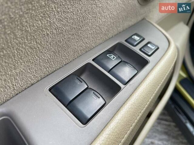 Желтый Ниссан Тиида, объемом двигателя 1.6 л и пробегом 100 тыс. км за 6990 $, фото 21 на Automoto.ua