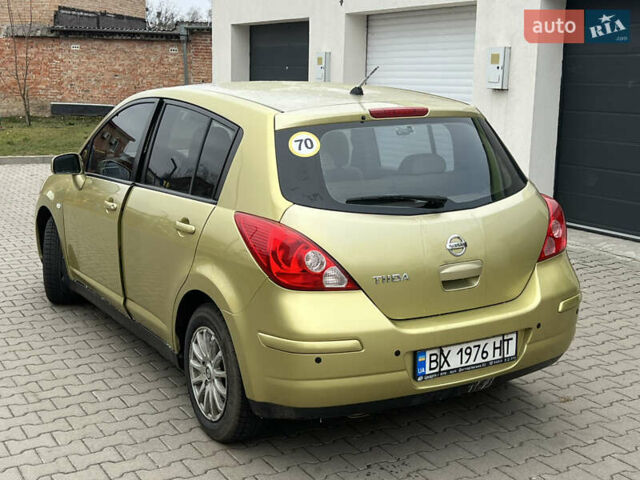 Желтый Ниссан Тиида, объемом двигателя 1.6 л и пробегом 216 тыс. км за 5999 $, фото 9 на Automoto.ua