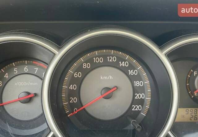 Желтый Ниссан Тиида, объемом двигателя 1.6 л и пробегом 100 тыс. км за 6990 $, фото 15 на Automoto.ua