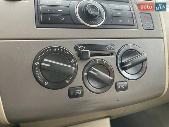 Желтый Ниссан Тиида, объемом двигателя 1.6 л и пробегом 100 тыс. км за 6990 $, фото 18 на Automoto.ua