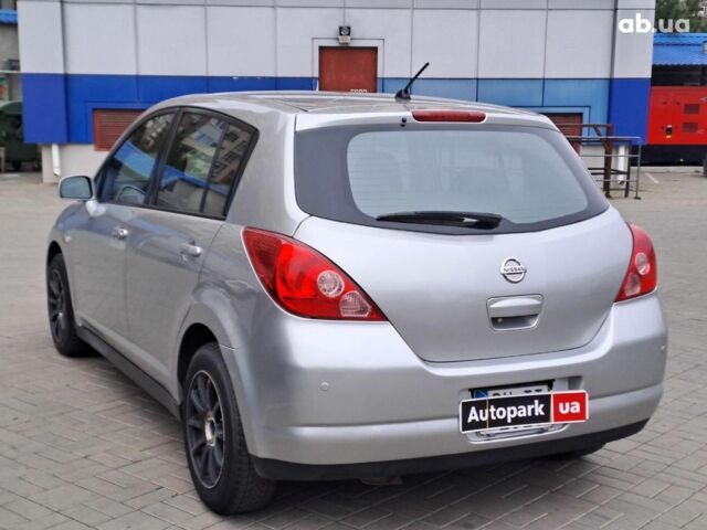 Серый Ниссан Тиида, объемом двигателя 1.6 л и пробегом 182 тыс. км за 6140 $, фото 6 на Automoto.ua