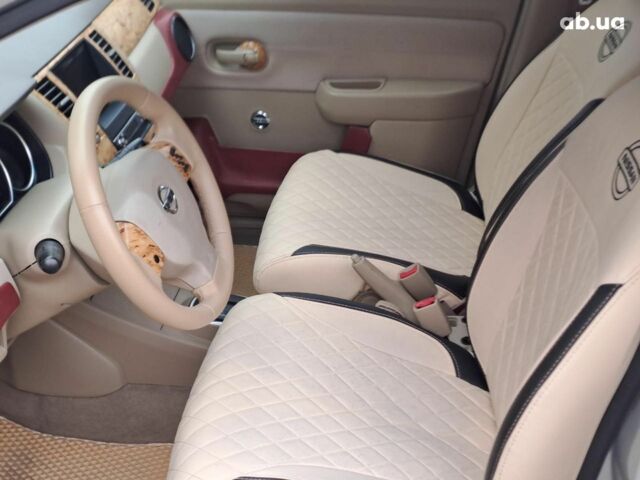 Серый Ниссан Тиида, объемом двигателя 1.6 л и пробегом 182 тыс. км за 6140 $, фото 10 на Automoto.ua