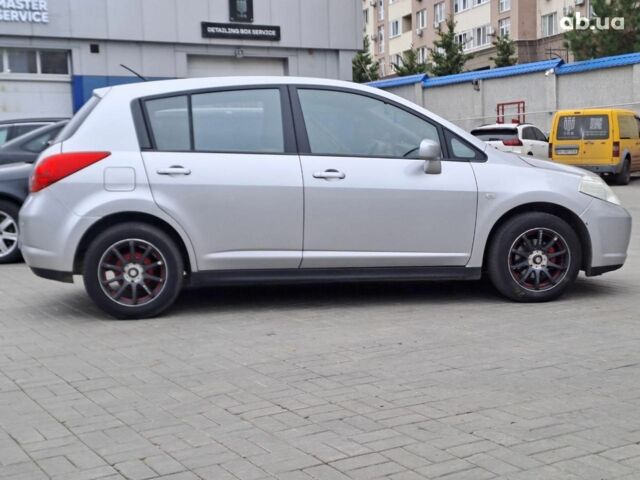 Серый Ниссан Тиида, объемом двигателя 1.6 л и пробегом 182 тыс. км за 6140 $, фото 3 на Automoto.ua