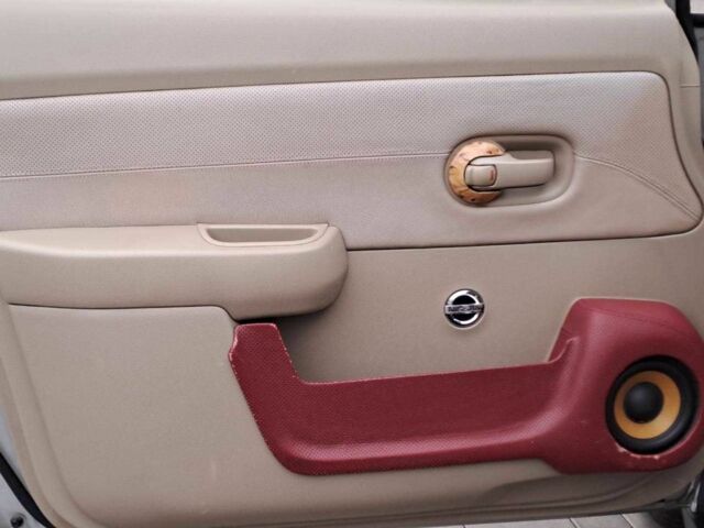 Серый Ниссан Тиида, объемом двигателя 1.6 л и пробегом 182 тыс. км за 6140 $, фото 9 на Automoto.ua