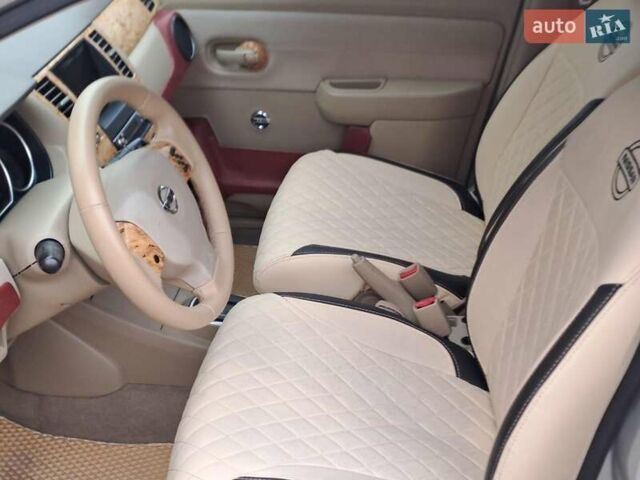 Серый Ниссан Тиида, объемом двигателя 1.6 л и пробегом 182 тыс. км за 6140 $, фото 10 на Automoto.ua