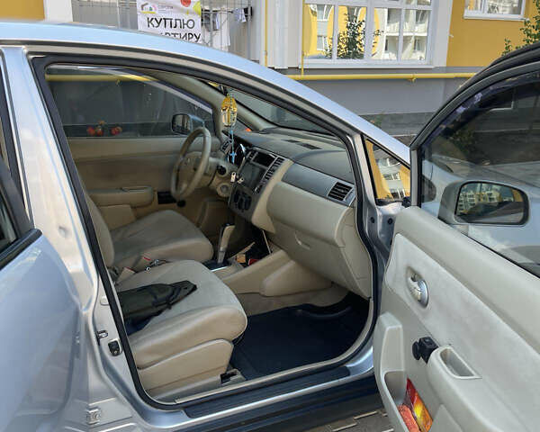 Серый Ниссан Тиида, объемом двигателя 1.6 л и пробегом 249 тыс. км за 5200 $, фото 7 на Automoto.ua