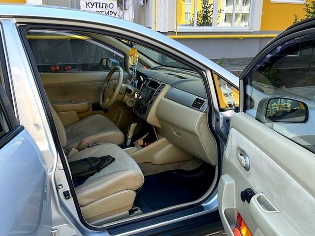 Серый Ниссан Тиида, объемом двигателя 1.6 л и пробегом 246 тыс. км за 6200 $, фото 4 на Automoto.ua