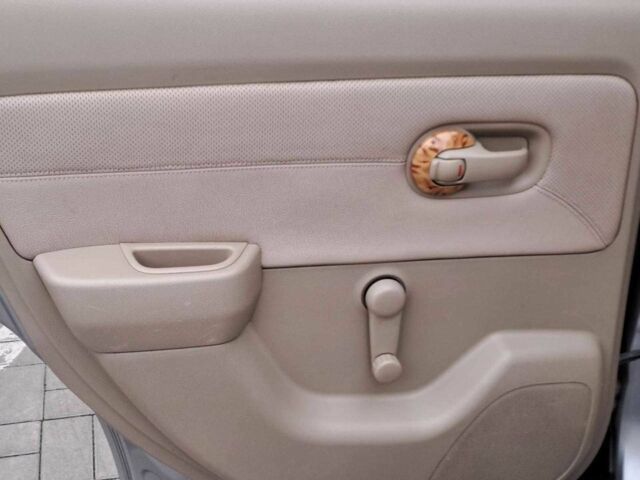 Серый Ниссан Тиида, объемом двигателя 1.6 л и пробегом 182 тыс. км за 6140 $, фото 11 на Automoto.ua