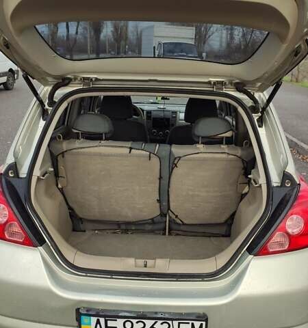 Серый Ниссан Тиида, объемом двигателя 1.6 л и пробегом 271 тыс. км за 5000 $, фото 8 на Automoto.ua